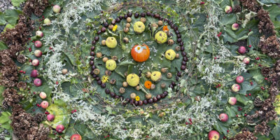 EIN MANDALA VOLLER HERBSTFARBEN